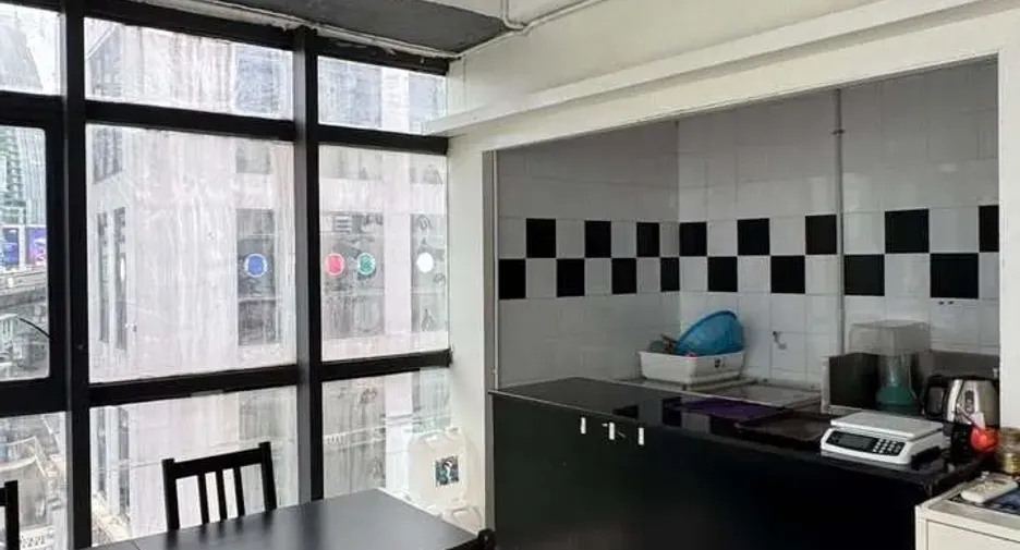 For sale and for rent retail Space in Khlong Toei, Bangkok