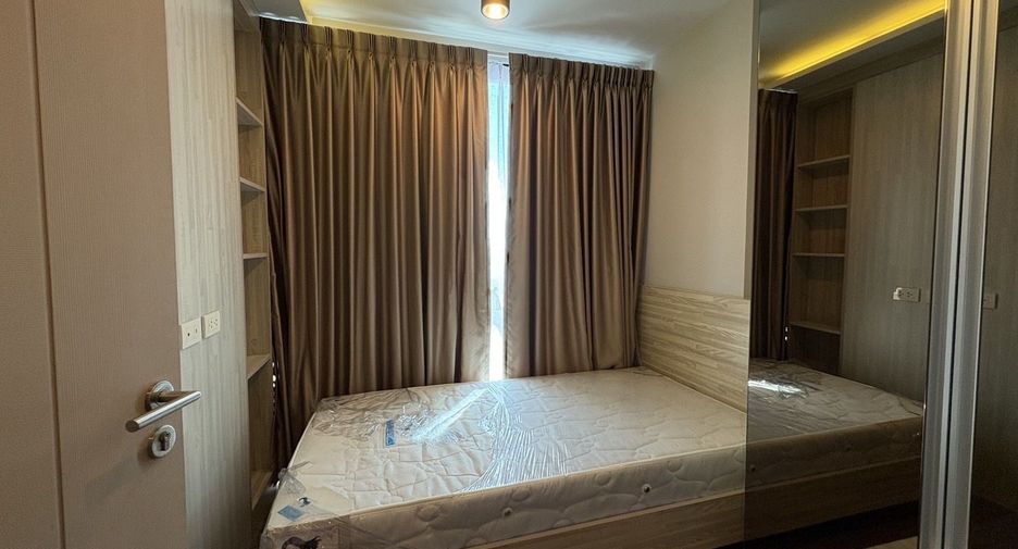For rent 3 bedrooms condo in Phra Khanong, Bangkok