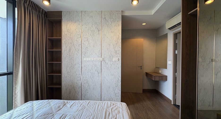 For rent 3 bedrooms condo in Phra Khanong, Bangkok