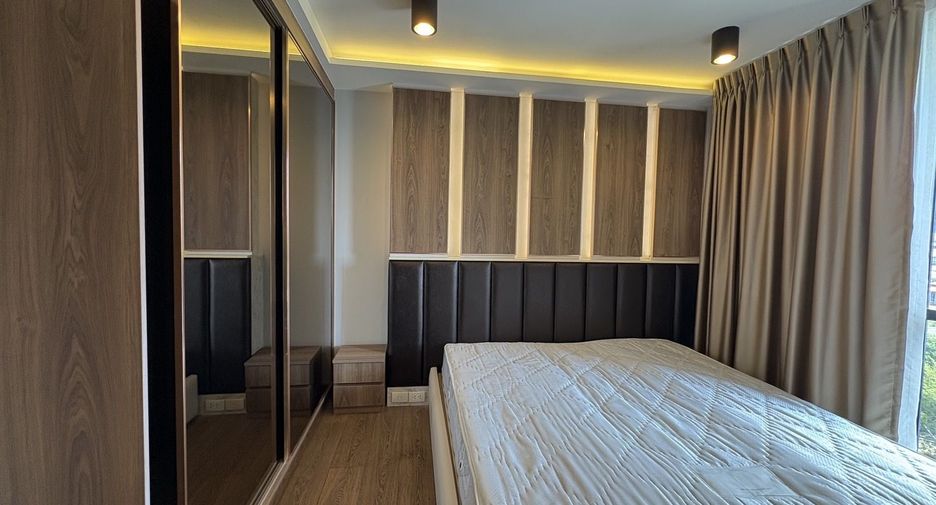 For rent 3 bedrooms condo in Phra Khanong, Bangkok