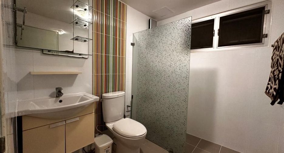 For rent 2 bedrooms condo in Khlong Toei, Bangkok