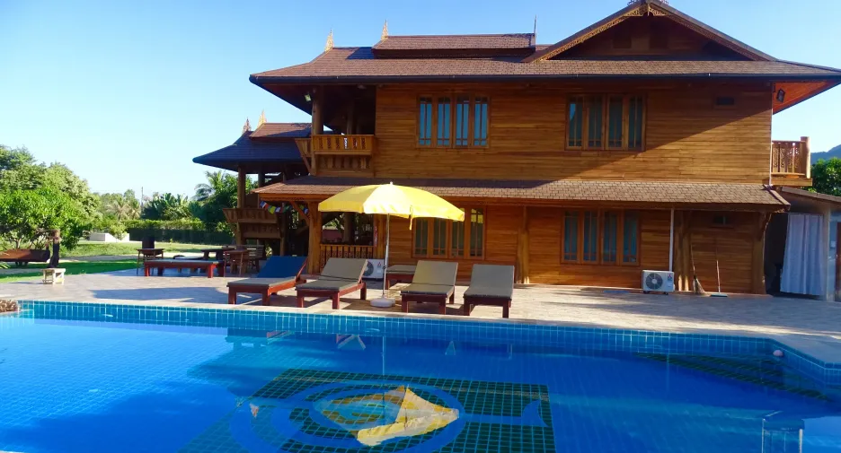 Casa en venta de 9 habitaciones en Sam Roi Yot, Prachuap Khiri Khan