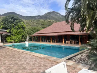 Casa en venta de 9 habitaciones en Sam Roi Yot, Prachuap Khiri Khan