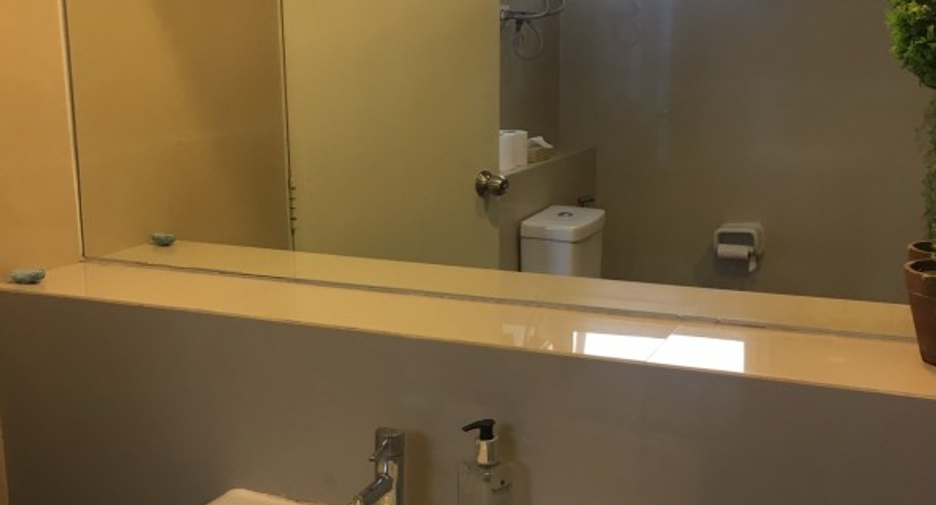 Condo en alquiler y en venta de 2 habitaciones en Watthana, Bangkok