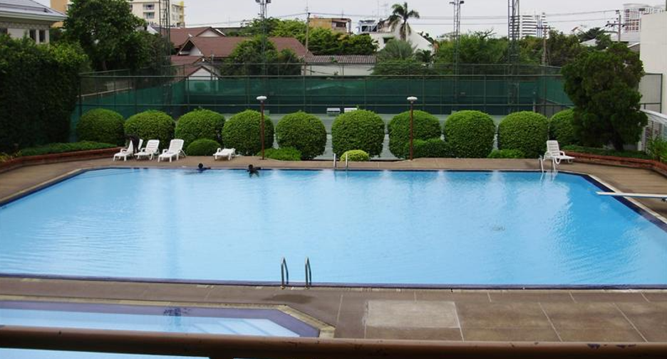Condo en alquiler y en venta de 2 habitaciones en Watthana, Bangkok