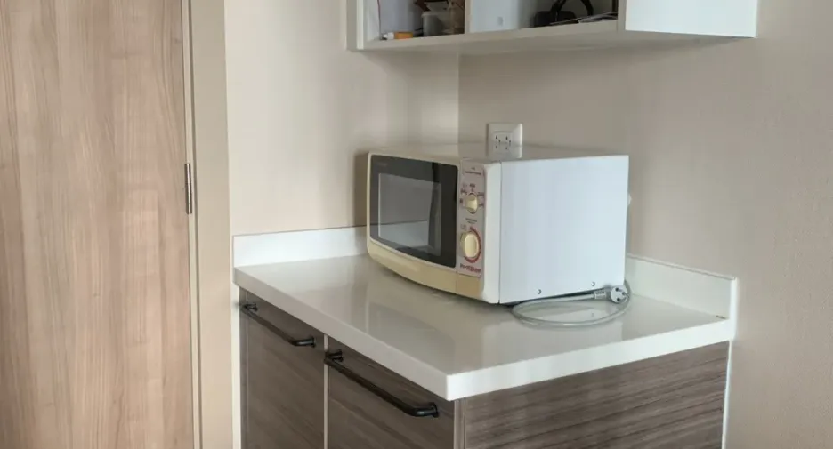 Wohnung zur Miete mit 1 Zimmer in Huai Khwang, Bangkok
