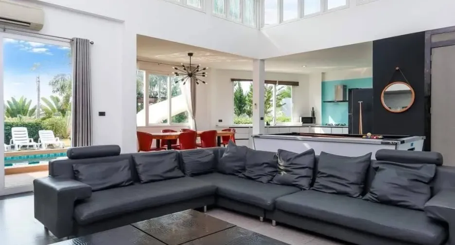For sale 4 bedrooms villa in Bang Saray, Pattaya