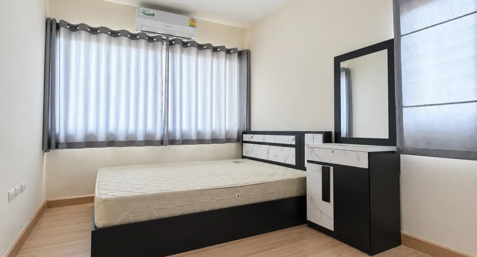 Casa adosada en venta de 2 habitaciones en Prawet, Bangkok