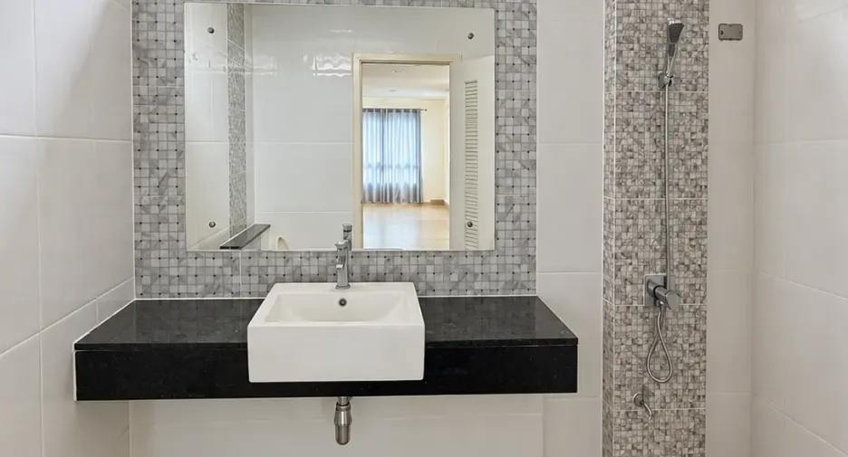 Casa adosada en venta de 2 habitaciones en Prawet, Bangkok