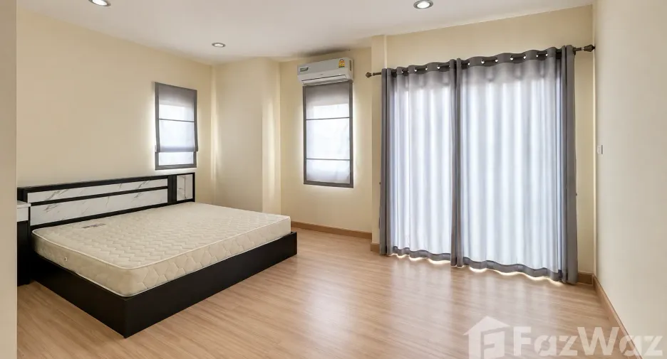 Casa adosada en venta de 2 habitaciones en Prawet, Bangkok