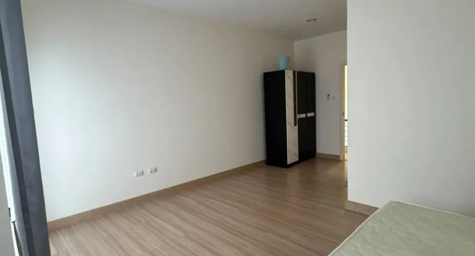 Casa adosada en venta de 2 habitaciones en Prawet, Bangkok