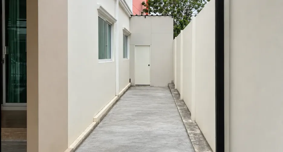 Casa adosada en venta de 2 habitaciones en Prawet, Bangkok