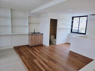 For rent 3 bedrooms townhouse in Yan Nawa, Bangkok