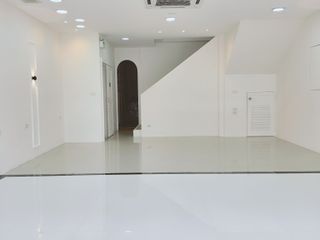 For rent 3 bedrooms townhouse in Yan Nawa, Bangkok