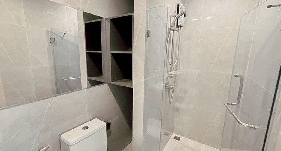 Condo en alquiler de 2 habitaciones en Huai Khwang, Bangkok