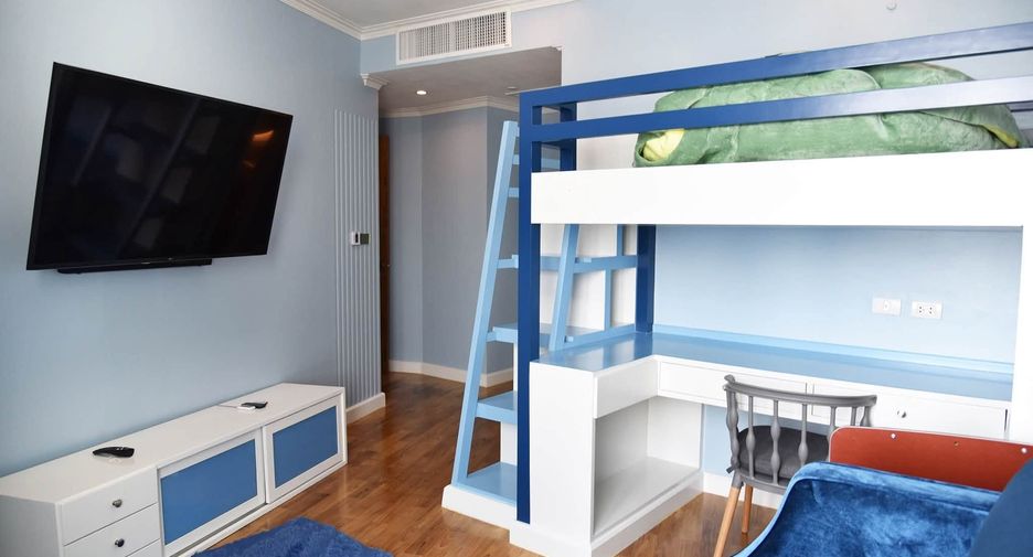 For sale 4 bedrooms condo in Bang Kho Laem, Bangkok