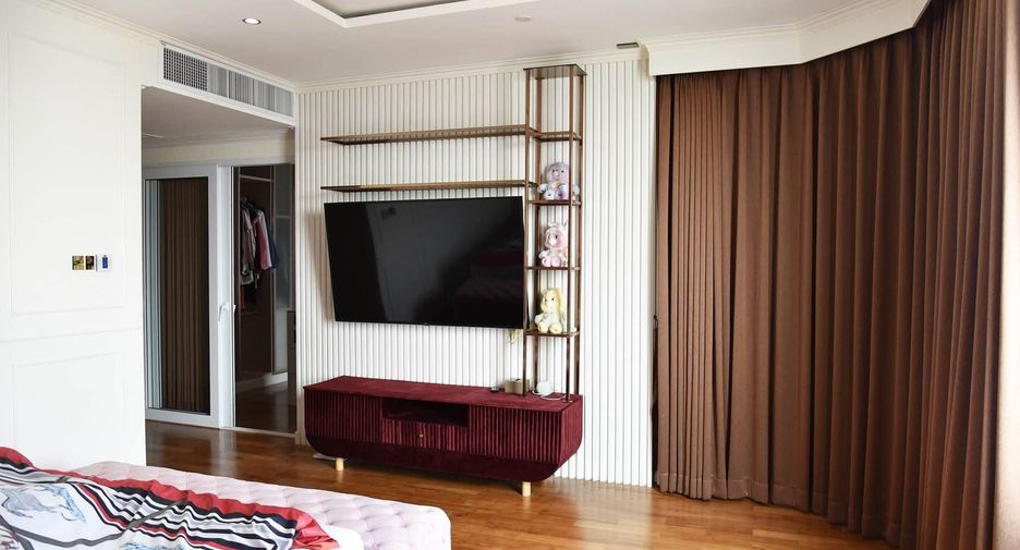 For sale 4 bedrooms condo in Bang Kho Laem, Bangkok