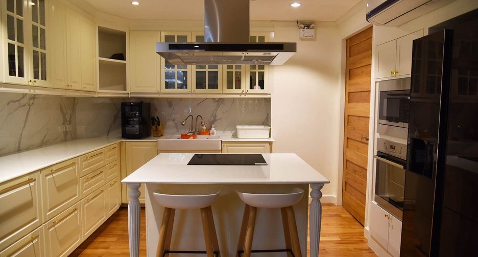 For sale 4 bedrooms condo in Bang Kho Laem, Bangkok
