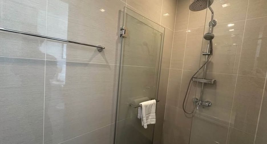 Wohnung zur Miete mit Studio in Khlong Toei, Bangkok
