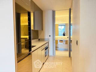 For rent and for sale 4 bedrooms condo in Sathon, Bangkok