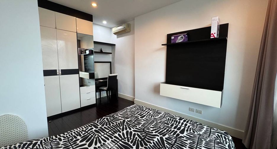 For sale 2 bedrooms condo in Khlong Toei, Bangkok
