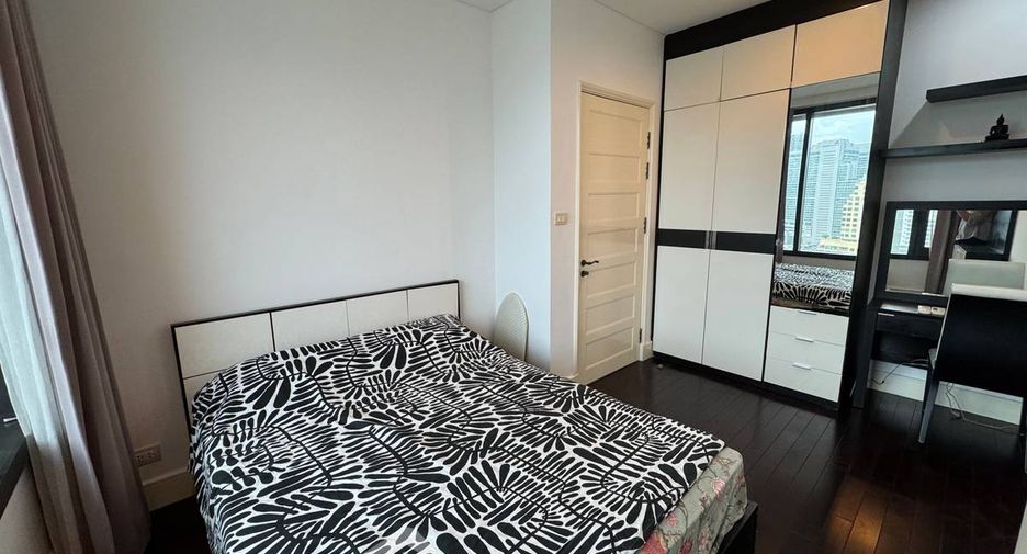 For sale 2 bedrooms condo in Khlong Toei, Bangkok