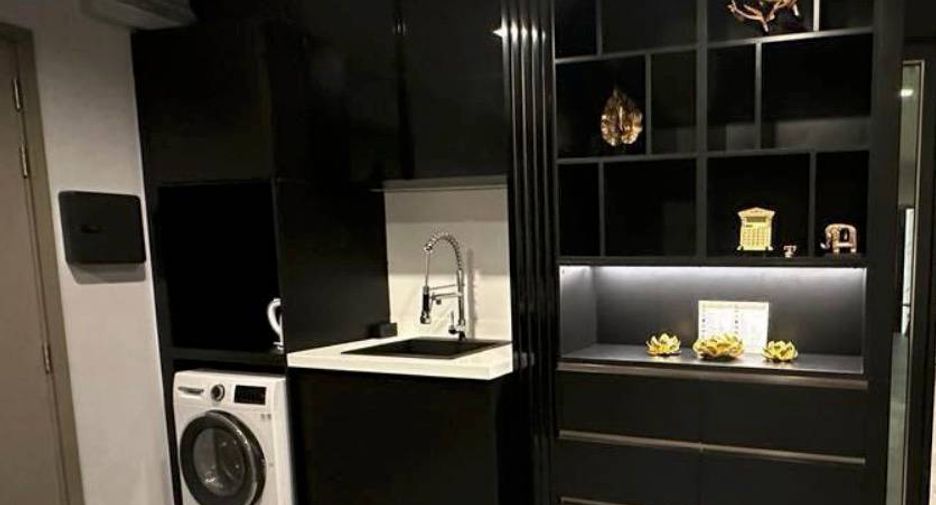 À vendre 2 chambres condo à Huai Khwang, Bangkok