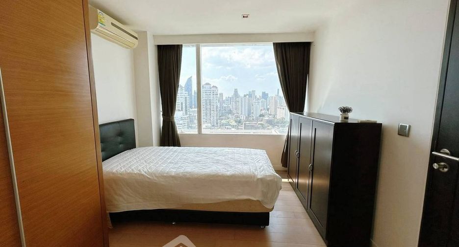 For rent 3 bedrooms condo in Watthana, Bangkok