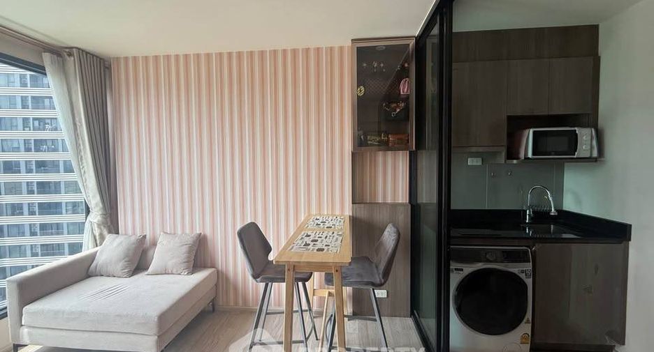 À vendre 1 chambre condo à Bang Na, Bangkok