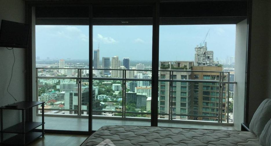 ให้เช่า และ ขาย 3 ห้องนอน คอนโด ใน คลองเตย, กรุงเทพฯ