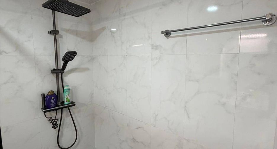 À vendre 1 chambre condo à Khlong Toei, Bangkok