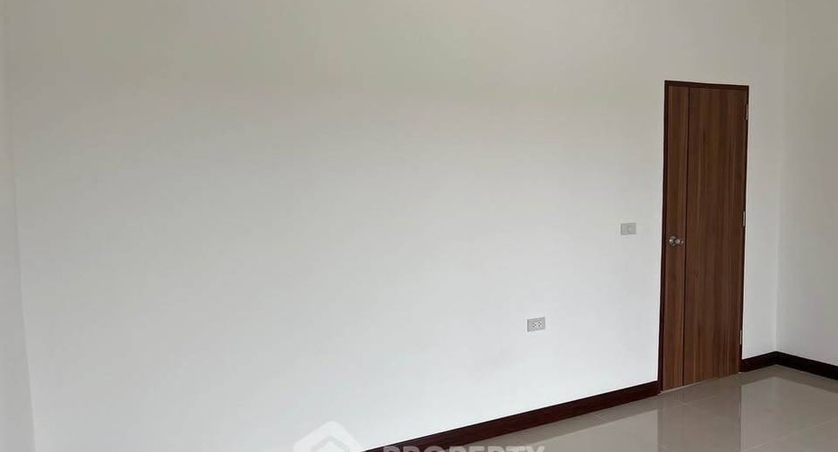 Casa adosada en venta de 2 habitaciones en Phan Thong, Chonburi