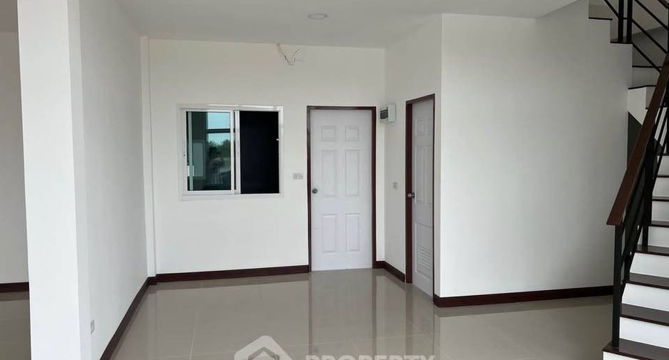 Casa adosada en venta de 2 habitaciones en Phan Thong, Chonburi