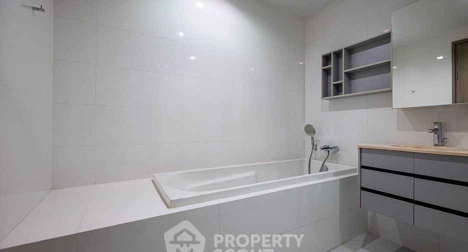 For sale 1 bed condo in Watthana, Bangkok