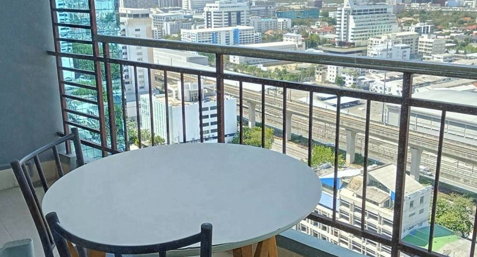 Wohnung zum Kauf mit 2 Zimmer in Watthana, Bangkok