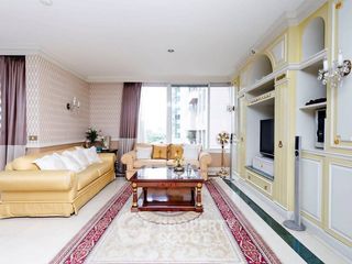For sale 3 ベッドルーム condo in Pathum Wan, Bangkok