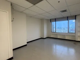 Büro zur Miete in Huai Khwang, Bangkok