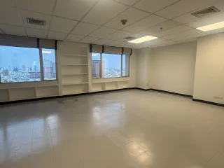 Büro zur Miete in Huai Khwang, Bangkok
