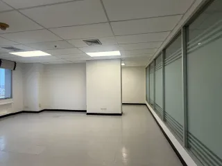 Büro zur Miete in Huai Khwang, Bangkok