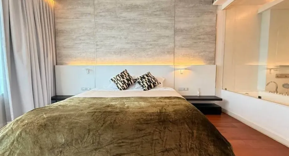 For rent 1 bed condo in Pathum Wan, Bangkok