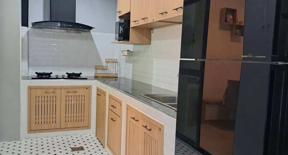 For rent 3 bedrooms townhouse in Lat Krabang, Bangkok