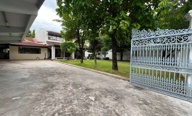 For sale 5 bedrooms house in Suan Luang, Bangkok