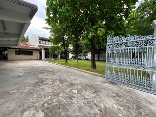 Haus zum Kauf mit 5 Zimmer in Suan Luang, Bangkok