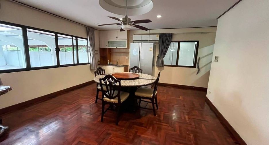 For sale 5 bedrooms house in Suan Luang, Bangkok