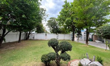 For sale 5 bedrooms house in Suan Luang, Bangkok