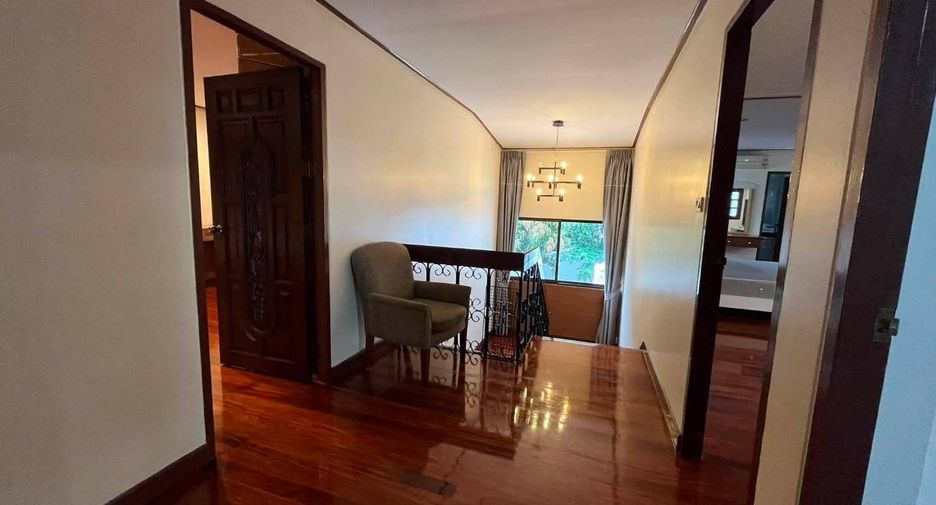 For sale 5 bedrooms house in Suan Luang, Bangkok
