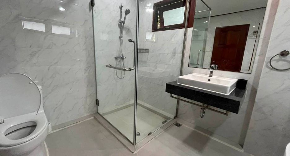 For sale 5 bedrooms house in Suan Luang, Bangkok
