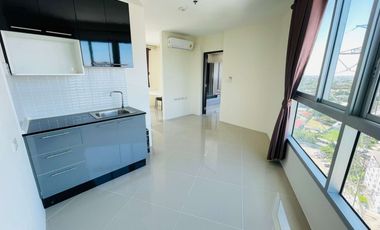 For sale 1 bed condo in Suan Luang, Bangkok