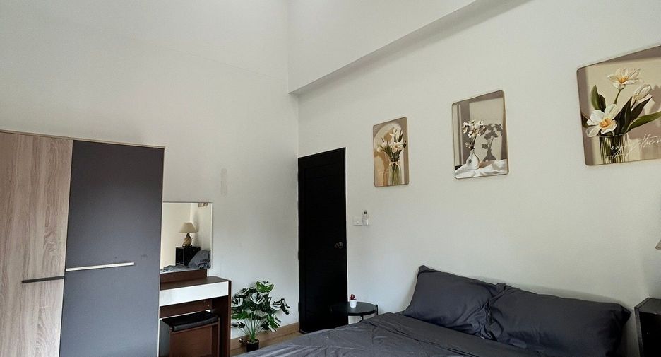 For rent 4 bedrooms house in Mueang Chiang Mai, Chiang Mai