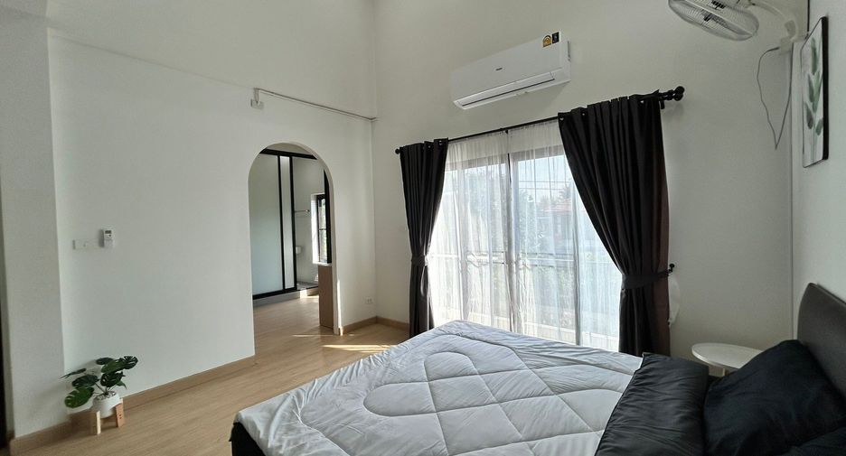 For rent 4 bedrooms house in Mueang Chiang Mai, Chiang Mai